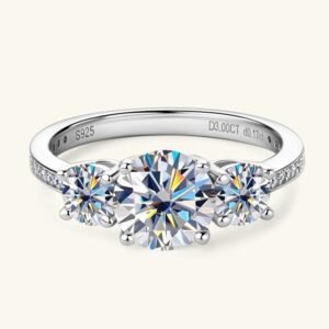 Moissanite engagement ring