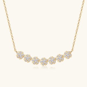 Niche Design Flower Moissanite Necklace