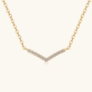 Simple and luxurious Moissanite geometric necklace