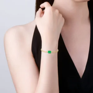 emerald bracelet wearing display